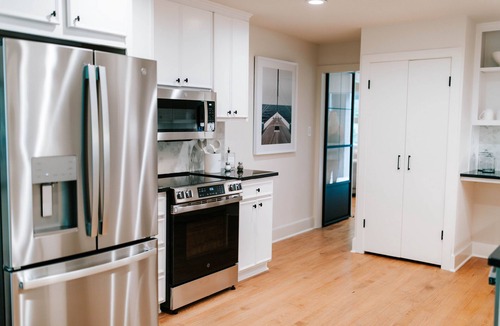 Gainesville House | Chic Gainesville Retreat by MHM Luxury Properties - 31 Day Minimum Stay
