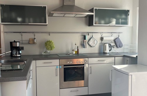 Obernburg Apartment | Chic gallery apartment also available for longer stays of 3-6 months