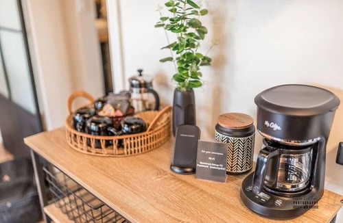 Downtown Apartment | Chic Getaway Downtown Hub Luxe Linens Near Transit