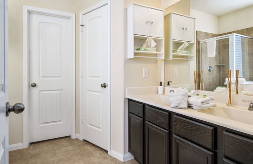 Central Southwest House | Chic Getaway Min 2 Downtown/NRG