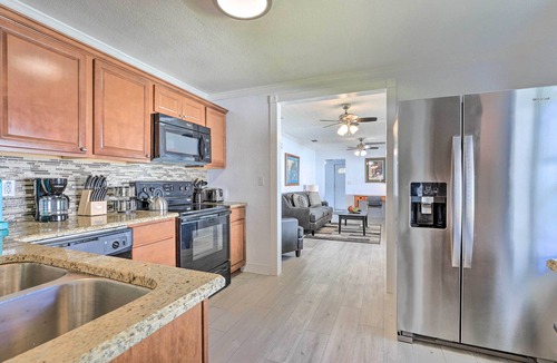 Mount Dora House | Chic Home w/Fire Pit & Patio, Walk to Lake!