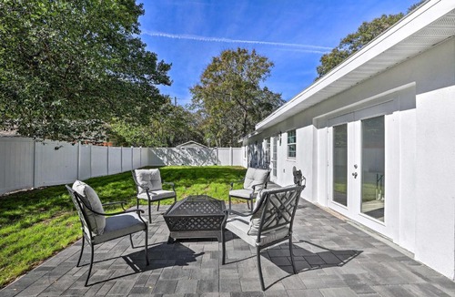 Mount Dora House | Chic Home w/Fire Pit & Patio, Walk to Lake!