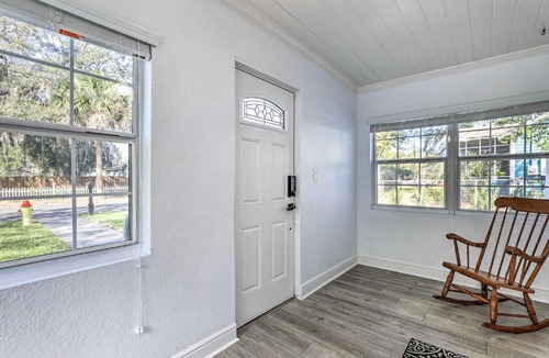 Mount Dora House | Chic Home w/Fire Pit & Patio, Walk to Lake!