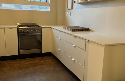Essenwood Apartment | Chic interior apartment , centrally located , near all great amenities.