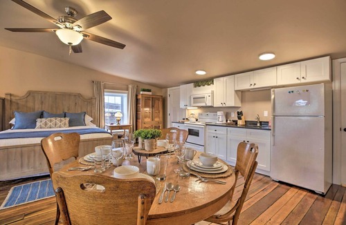 Georgetown Apartment | Chic Main Street Retreat < 7 Mi to KY Horse Park!