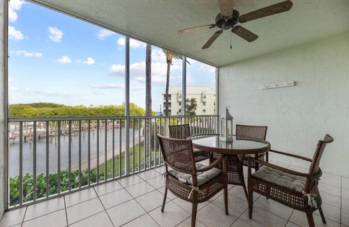 Captiva House | Chic Marina View Residence in South Seas Resort, Free Bikes