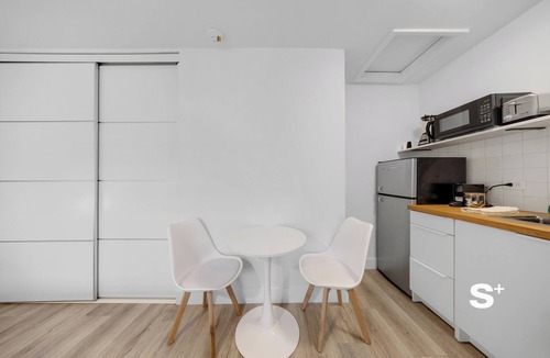 North Miami Apartment | Chic Miami Studio - Gym and Free Parking