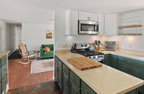 Malletts Bay House | Chic Mid-Century Modern Retreat: Steps from Beach & Bike Path