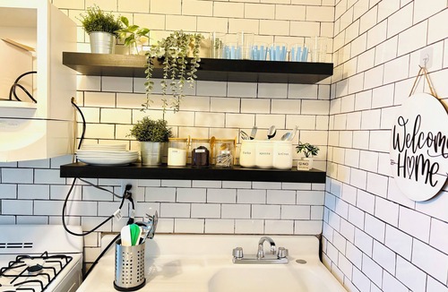 Midtown Apartment | Chic Midtown Studio in Central Gardens – Safe, Stylish & Convenient