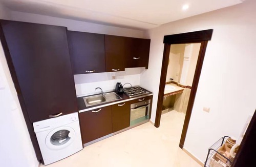 Hivernage Apartment | 🌴 Chic & Modern Apartment in the Heart of Hivernage – Pool & Premium Comfort