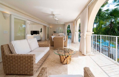 Little Battaleys Apartment | Chic Modern Condo - Saint Peter's Bay 211 (2 bed)