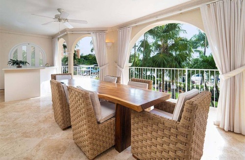 Little Battaleys Apartment | Chic Modern Condo - Saint Peter's Bay 211 (2 bed)