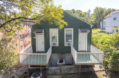 Walnut Hills Apartment | Chic, Modern Gem with Style – Walnut Hills Wonder! Walk to Dining & More