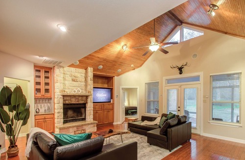 Pointblank House | Chic & Modern Getaway Ranch-Lake Livingston View! Houston/Dallas/Austin Getaway