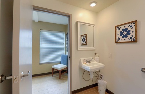 Hershey Apartment | Chic, Modern One Bedroom Suite