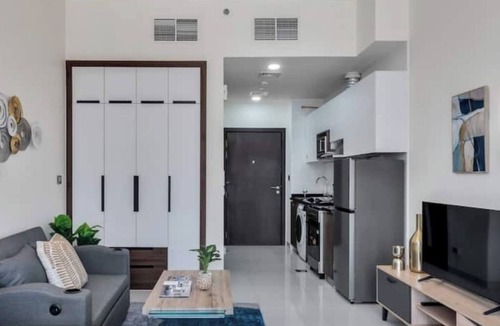 Al Barsha 1 Apartment | Chic Modern Studio with Balcony in Arjan – Perfect Family Retreat