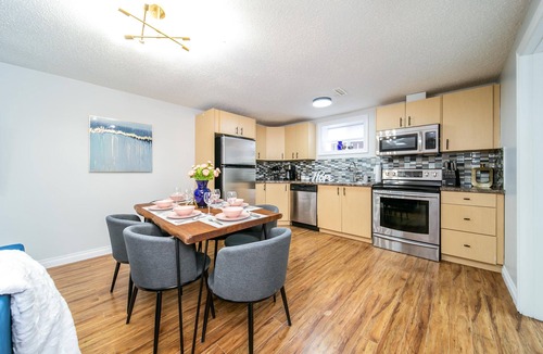Northwest Edmonton House | Chic Modern Suitekingbedfireplace?centralclean