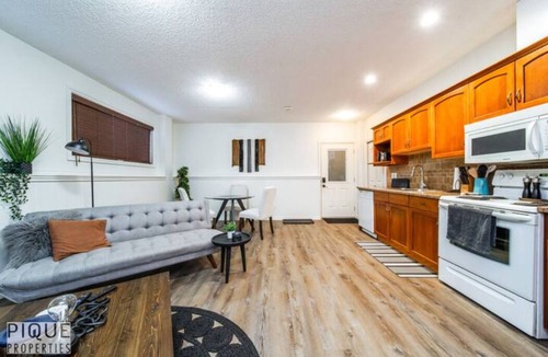 Jasper Place House | Chic Modern Vibes - KING Bed - Fireplace - Sleeps 4 - Wifi