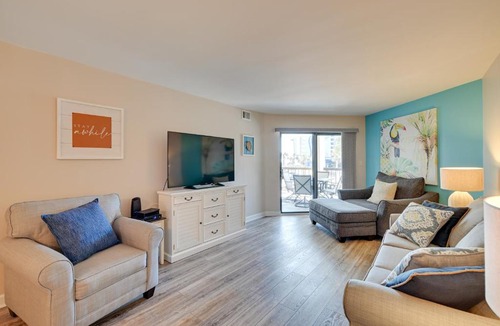 Myrtle Beach Apartment | Chic Myrtle Beach Condo Walk to the Beach!