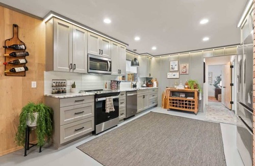 Newberg House | Chic Newberg Oasis: Mid-Century, Hot Tub, Fire Pits, Luxury Amenities