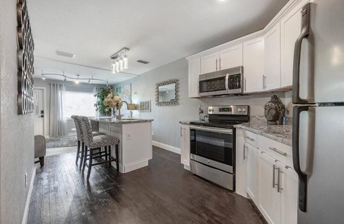 South Seminole Heights Apartment | Chic pad in center of Seminole Heights-322