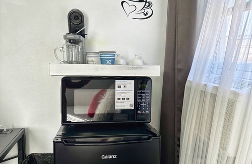 Hicksville Cabin | 💎 Chic Private Room 🛜 Fast Wi-Fi 👣Near LIRR & Shops