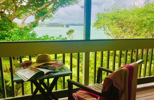 Te Tii Cottage | Chic, private, stunning views of the Bay of Islands