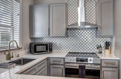 Southbank Apartment | Chic Riverfront Apartment in Downtown San Marco