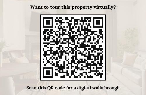 Canmore Apartment | Chic Rockies Getaway - Pool & Hot Tub - King Bed - BBQ!