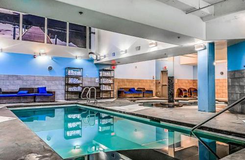 Canmore House | Chic Rocky Mountain 2BR with Hot tub and Pool