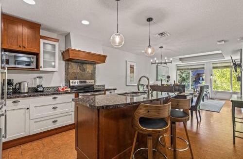 Canmore House | Chic Rocky Mountain 2BR with Hot tub and Pool
