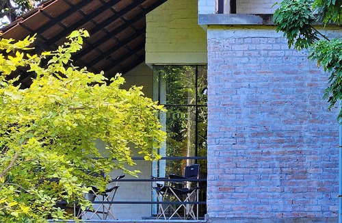 Pollachi Cottage | Chic Rustic farmhouse amidst a mango orchard beneath the Western Ghats of India