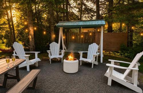 Saint-Tite-des-Caps Ski Chalet | Chic Shack with spa - near Massif Charlevoix & MSA