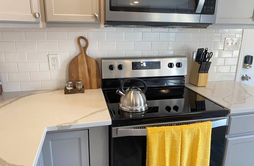 Downtown House | Chic Spacious Downtown Home - 5 Mins To Frederick Health Hospital & Fort Detrick