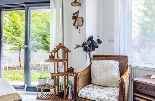 Maltepe Apartment | Chic Spacious Flat With Garden in Istanbul Maltepe