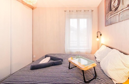 Bourgoin-Jallieu Apartment | Chic Stopover L'Olivier City Center & Flavors