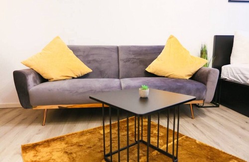 Schwetzingerstadt/Oststadt Condo | Chic Studio | 1 Min to HBF