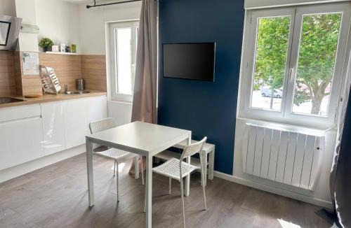Coteaux Ouest Apartment | Chic Studio Ambiance Chaleureuse Lumineuse - 446