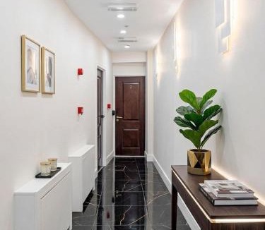 Kensal Green House | Chic Studio Auto Check-In, 15 Min to Central