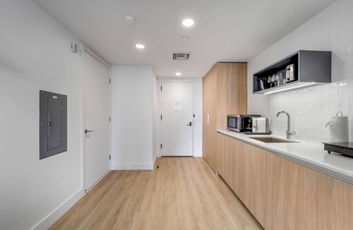 Downtown Miami Apartment | Chic studio in Downtown with Gym and Pool