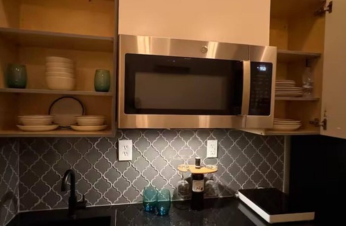 Ludlam Apartment | Chic studio in fabulous Miami with AC, WiFi. Enjoy your stay!