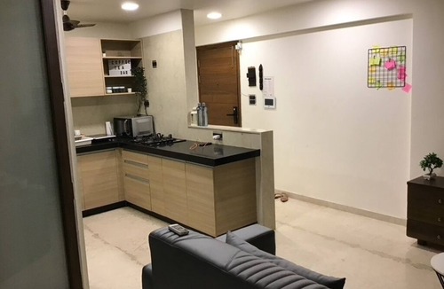 Kurla Apartment | Chic studio in gorgeous Mumbai, close to BKC with WiFi, AC