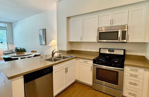 Tustin Apartment | Chic Studio Near Luxury Irvine Community