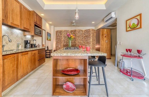 Amapas Apartment | Chic Studio -Rooftop Pool - Ocean View - King Bed