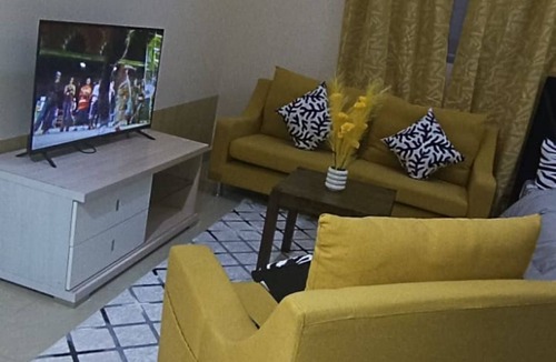Al Mankhool Apartment | Chic studio with AC and WiFi in wonderful Dubai