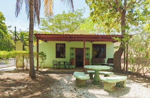 Playa Hermosa Apartment | Chic studio with WiFi and AC in phenomenal Playa Hermosa