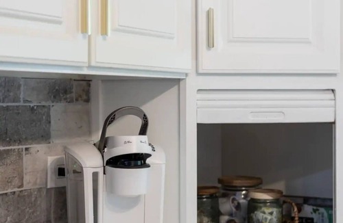 Palos Heights House | Chic & Stylish 3-bedroom house in Palos Heights