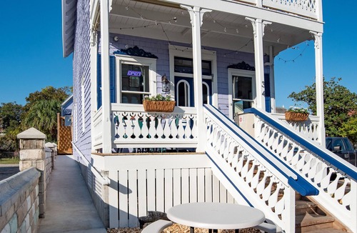Downtown Historic District House | Chic Suite in Beautifully Updated Victorian Home - Walk to Downtown