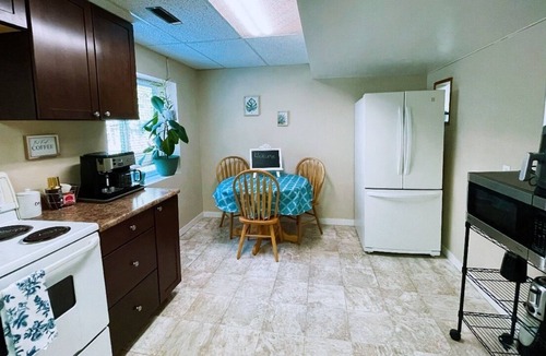Mission House | Chic suite on tranquil street