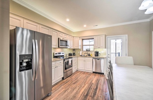 Townsend Apartment | Chic Townsend Condo w/Saltwater Pool!